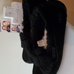 Ugg Ansley slippers